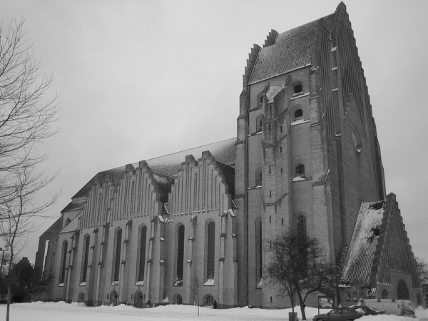 Tro og rel  Memmelkrigstid  1024px Grundtvigs Kirke  wiki