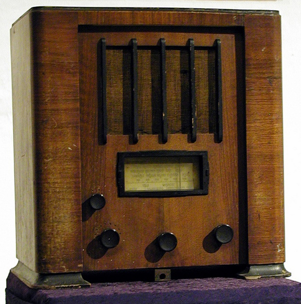 radio 1936 300